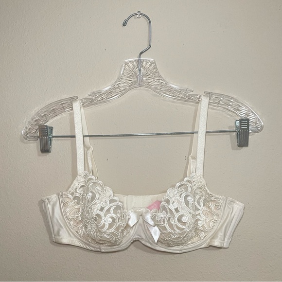 Victoria's Secret Other - Vintage Victoria's Secret Beige Lace Embroidered Balconet Sling Bra‎ Sz 36C